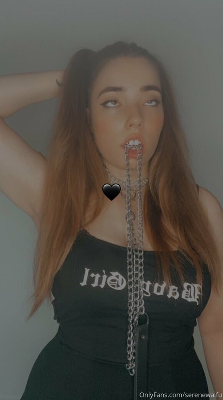 Serenewaifu modèle chaud photo