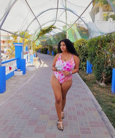 petite ébène onlyfans gratuit galeries