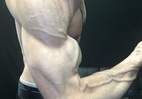 cbadonis modèle sexy photo