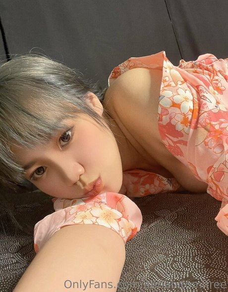 annahitomifree belle étoile des photos