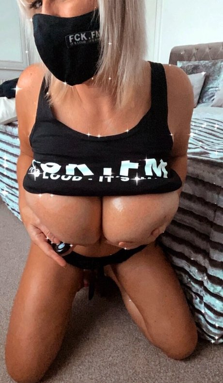 Mollyjfoxx star du porno nue photos