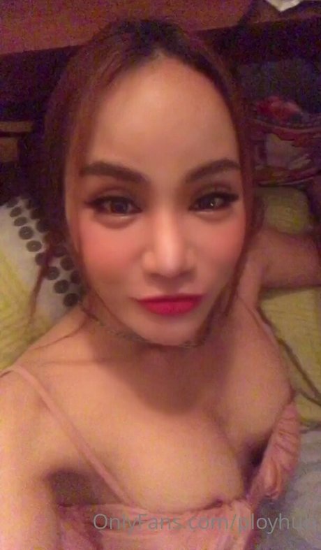 Ployhub actrice adulte galerie