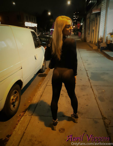 avrilvixxxen mannequin archive