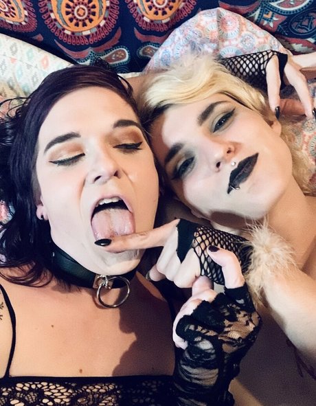 brunette onlyfans xxx nus des photos