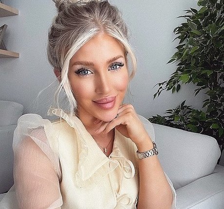 onlyhollydolly étoile érotique images