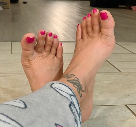 grand-mère onlyfans art supérieur photos