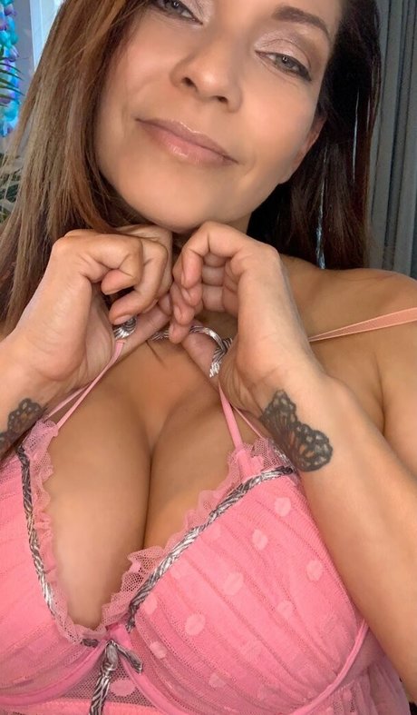 Shelly Martinez haut modèle archive