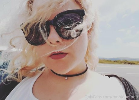 moniiquexxx art star du porno des photos