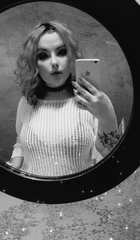 moniiquexxx étoile xxx image