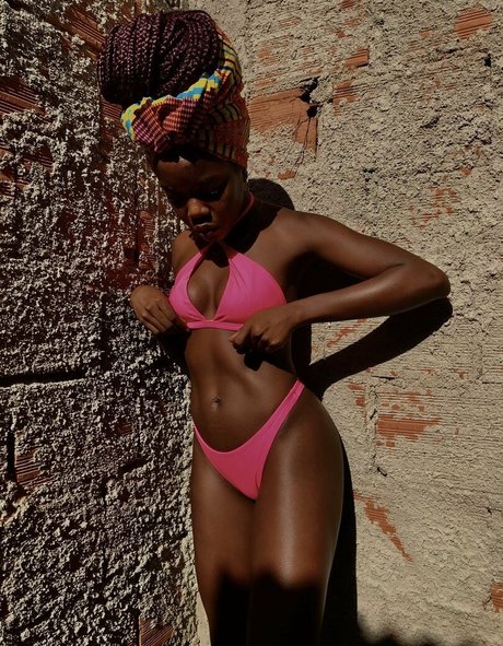 Clara Moneke belle actrice photos