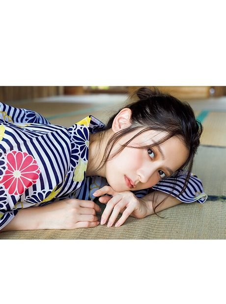 Nashiko Momotsuki star du porno xxx des photos