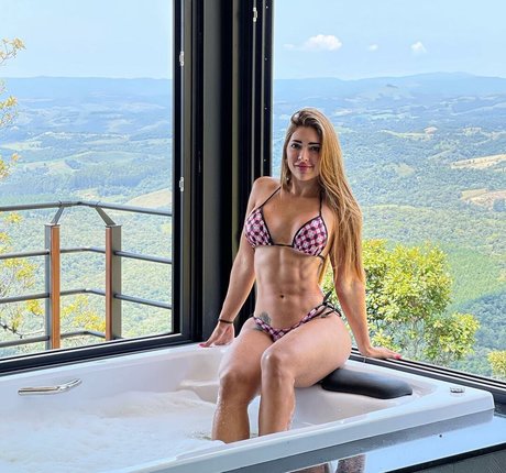 Lais Gabrielli modèle parfait img