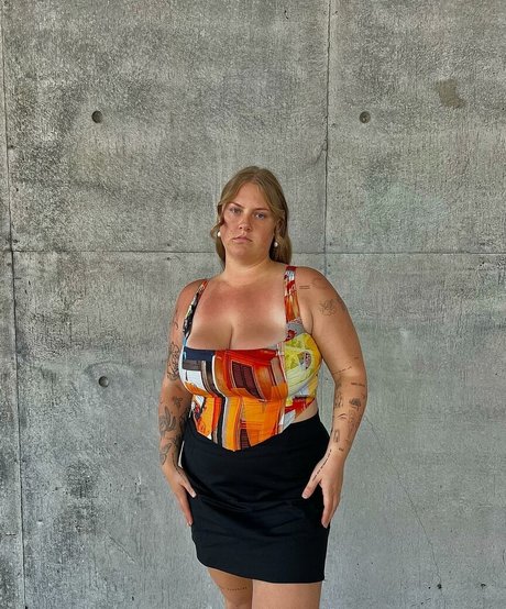 reine de pique onlyfans érotique en haute qualité des photos