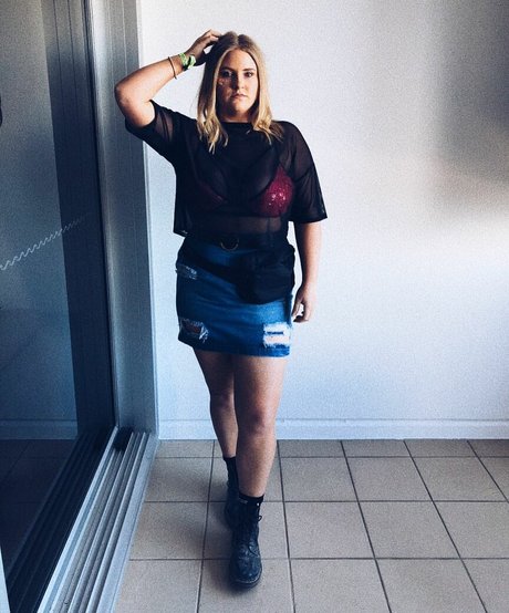 vieille milf onlyfans plutôt parfait img