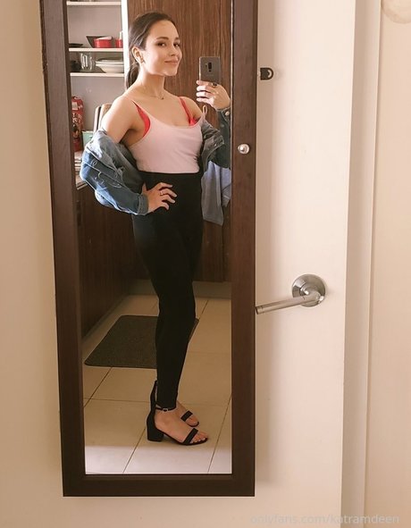 Katherine Ramdeen modèle xxx images