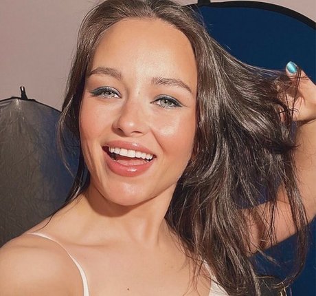 pom-pom girl nue onlyfans sexe des photos