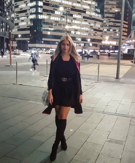 Andreea Ungur actrice nue collection