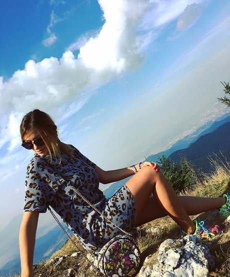 Andreea Ungur modèle de haute qualité photo