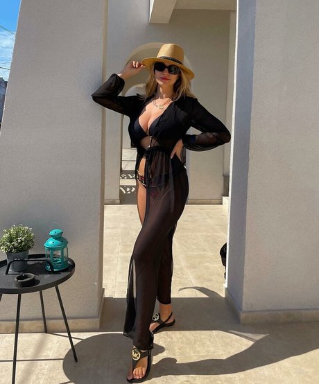 Andreea Ungur art star du porno galeries