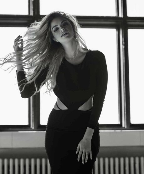 Andreea Ungur art modèle images