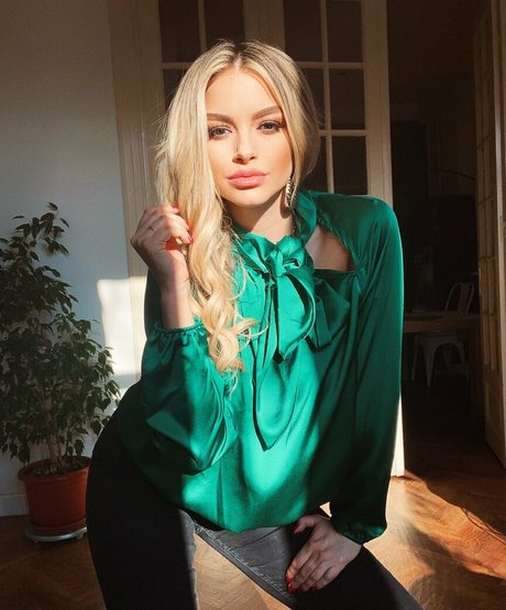 éjacule sur la langue onlyfans adulte gratuit photo