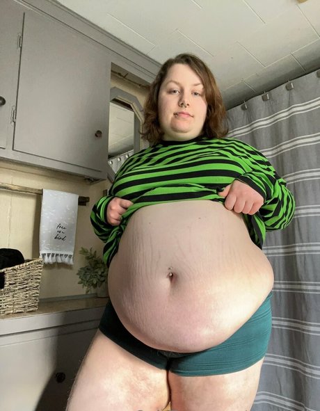 gothbelly modèle exclusif galeries