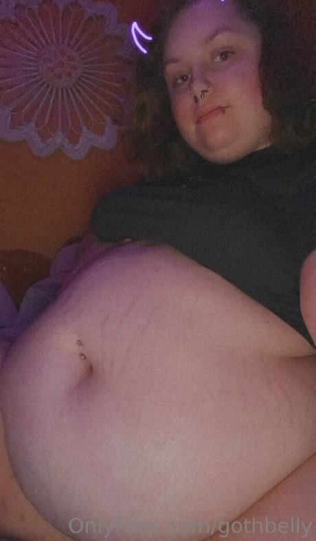 gothbelly modèle pornographique img