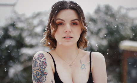 Emma Blackery modèle sexy images