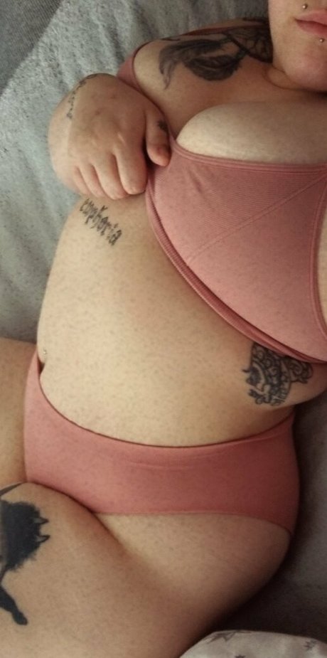 little m0th modèle pornographique img