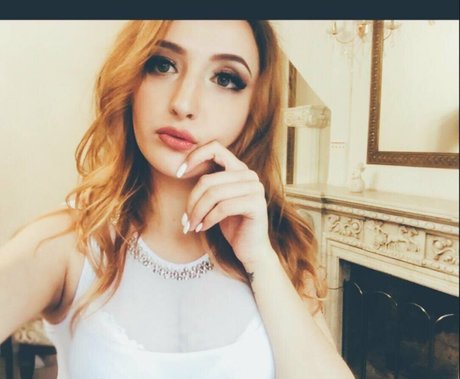 chatte parfaite onlyfans assez érotique archive