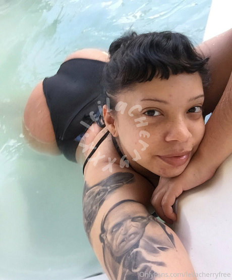 leilacherryfree star du porno chaud galeries