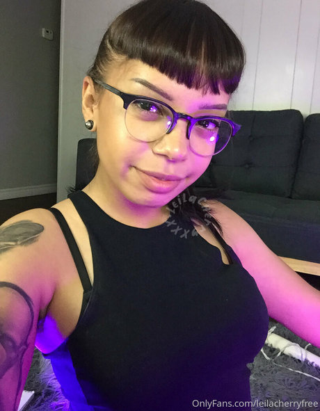 leilacherryfree jolie star du porno galerie