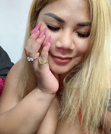 SaRa Chubby joli modèle archive