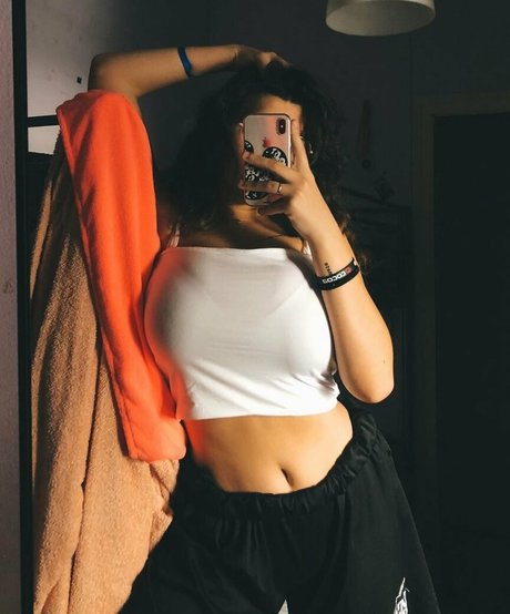 Anna Romero modèle magnifique des photos