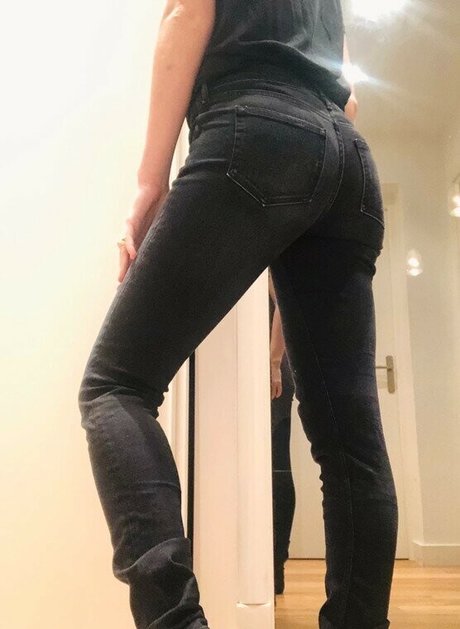 Poqssi étoile nue photos