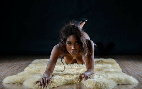 Mimi Desuka étoile exclusive photo