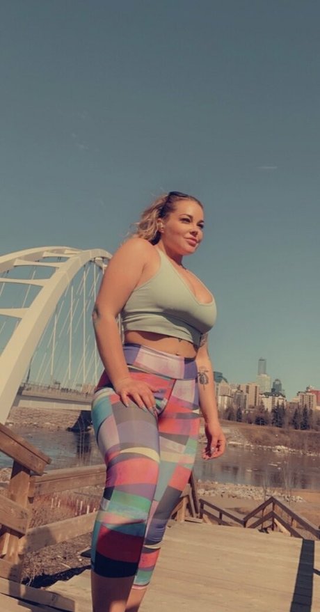 thecurvyqueen01 actrice hd galeries