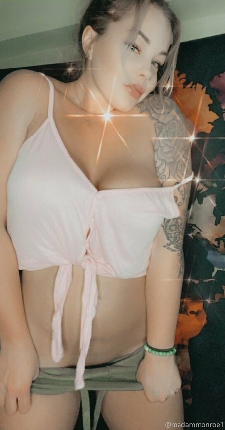 thecurvyqueen01 haut étoile galeries