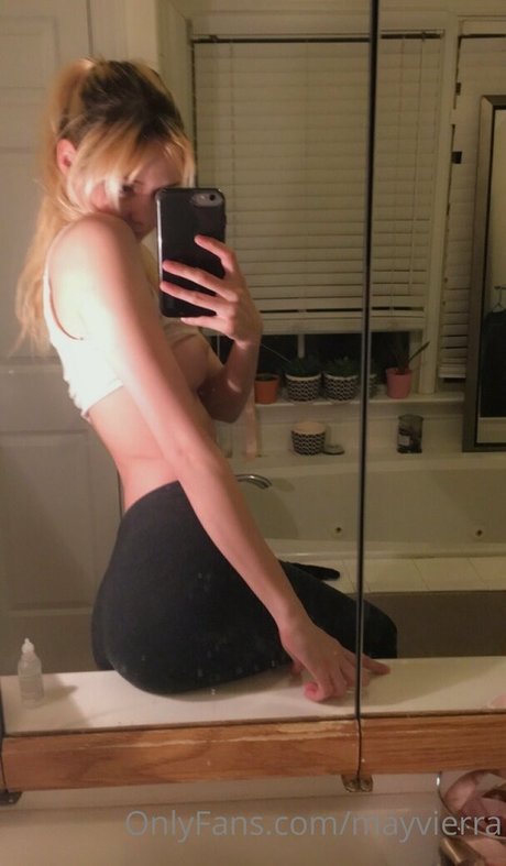 tatouages ​​blonds onlyfans porno chaud des photos