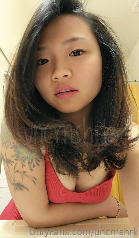 Uncrnshrk étoile sexy photos