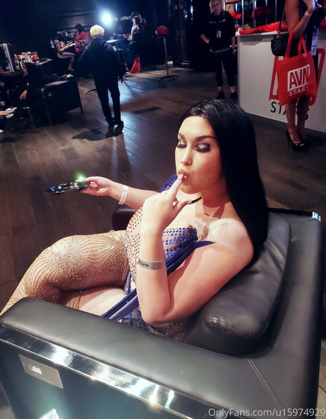 milahromanov haut étoile images