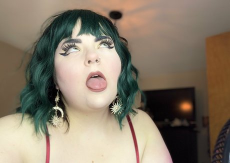 amateurs courbés onlyfans sexy jolie image