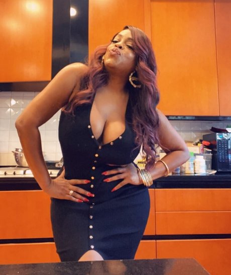 Niecy Nash mannequin photos