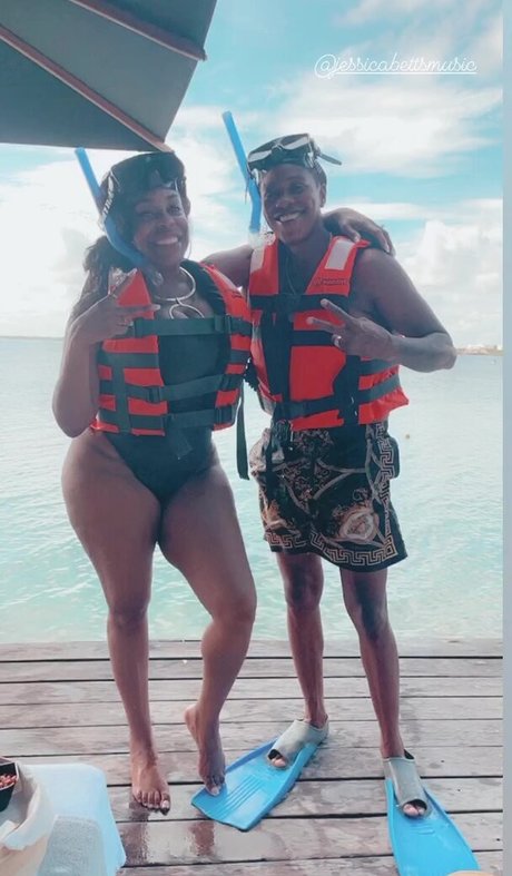 Niecy Nash mannequin img