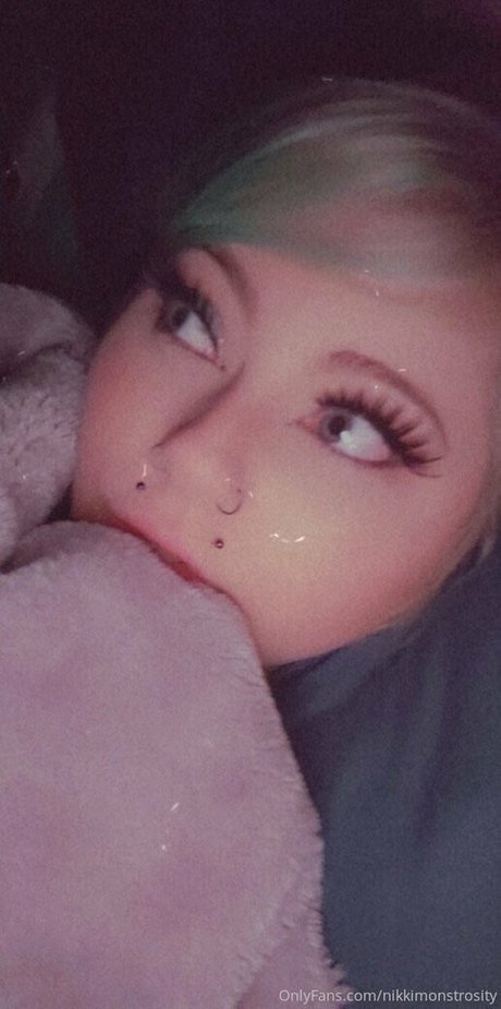 nikkimonstrosity nus étoiles des photos