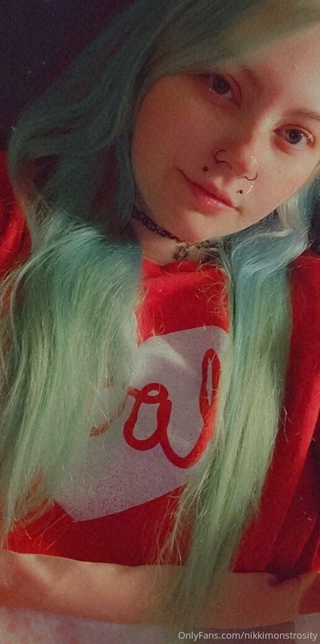 nikkimonstrosity actrice adulte des photos