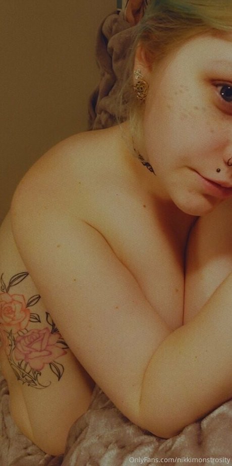 nikkimonstrosity beau modèle photo