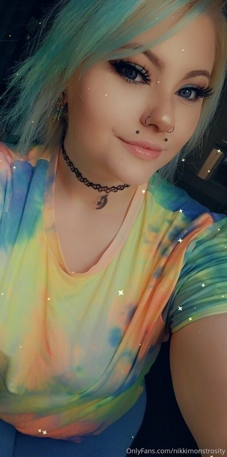 nikkimonstrosity actrice de nus photos