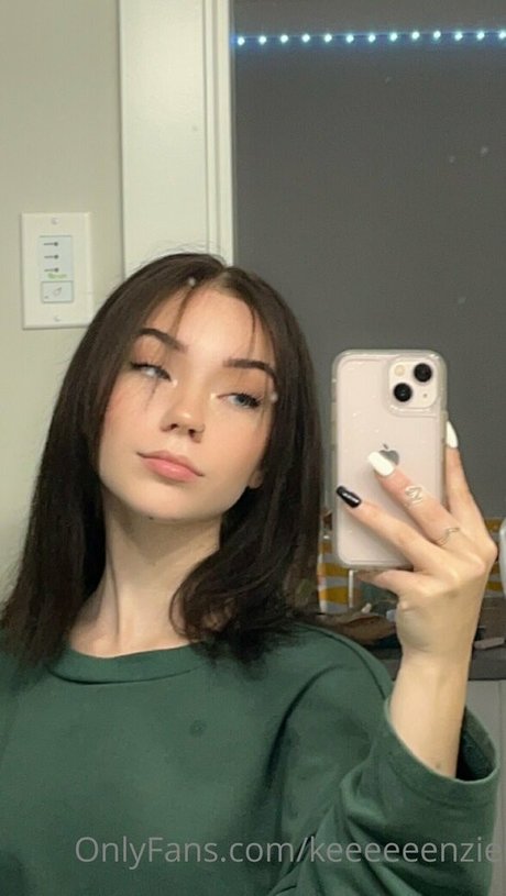 Brunettebhabie mannequin img