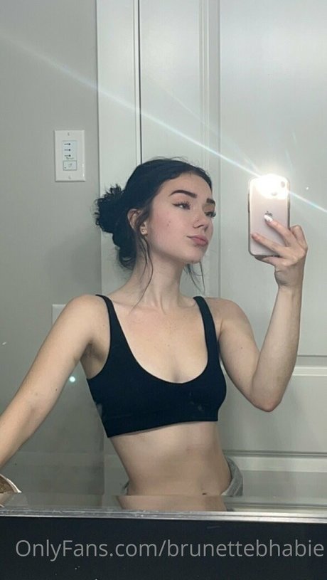 Brunettebhabie star du porno xxx collection